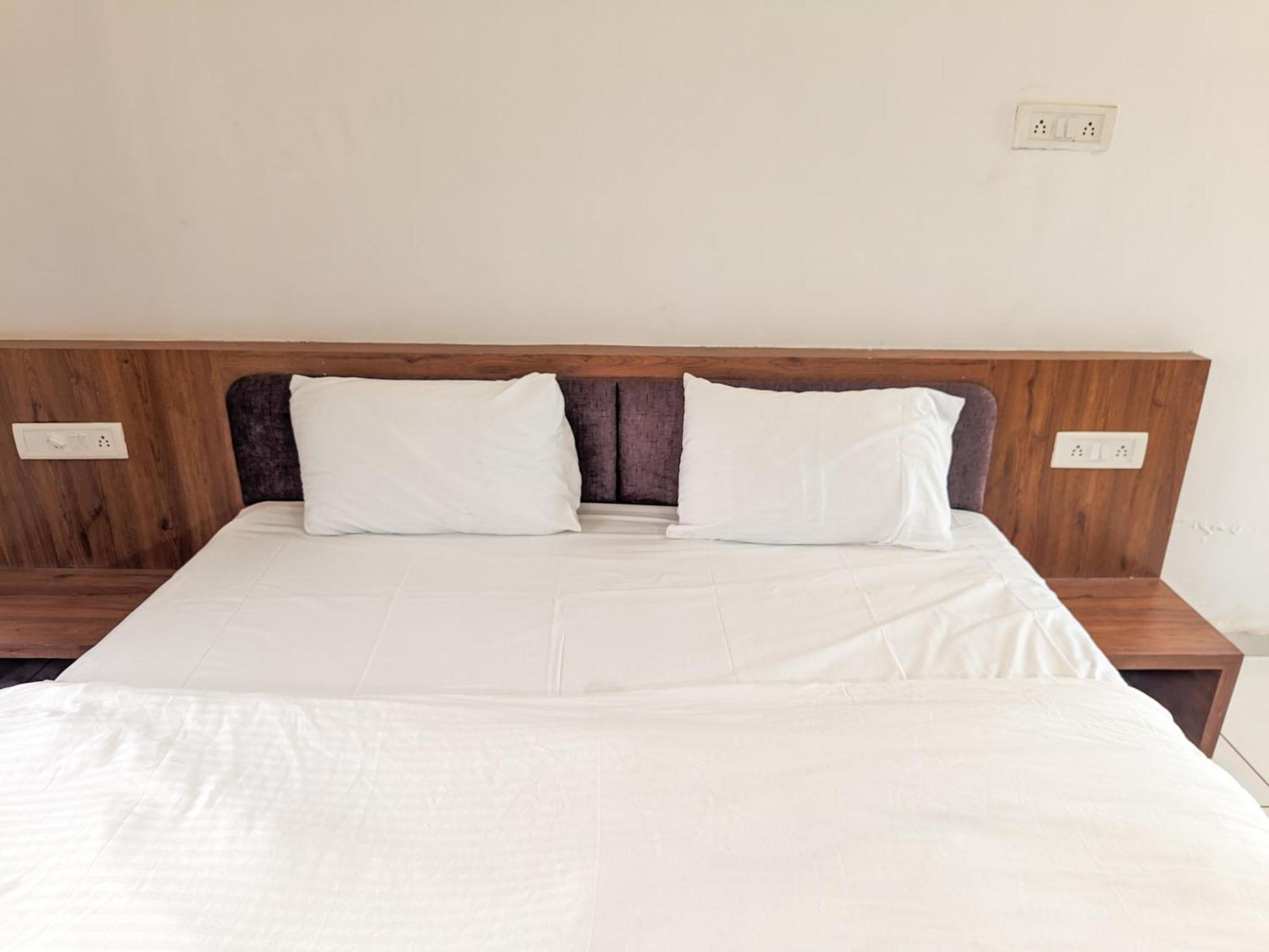 Samrat Homestay Garudeshwar Экстерьер фото
