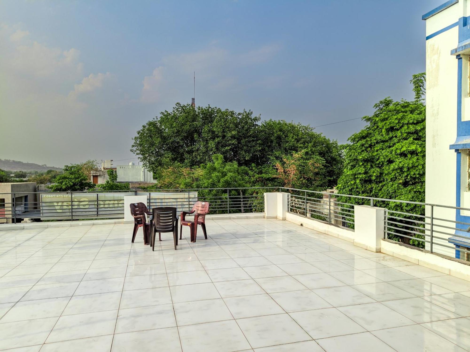 Samrat Homestay Garudeshwar Экстерьер фото