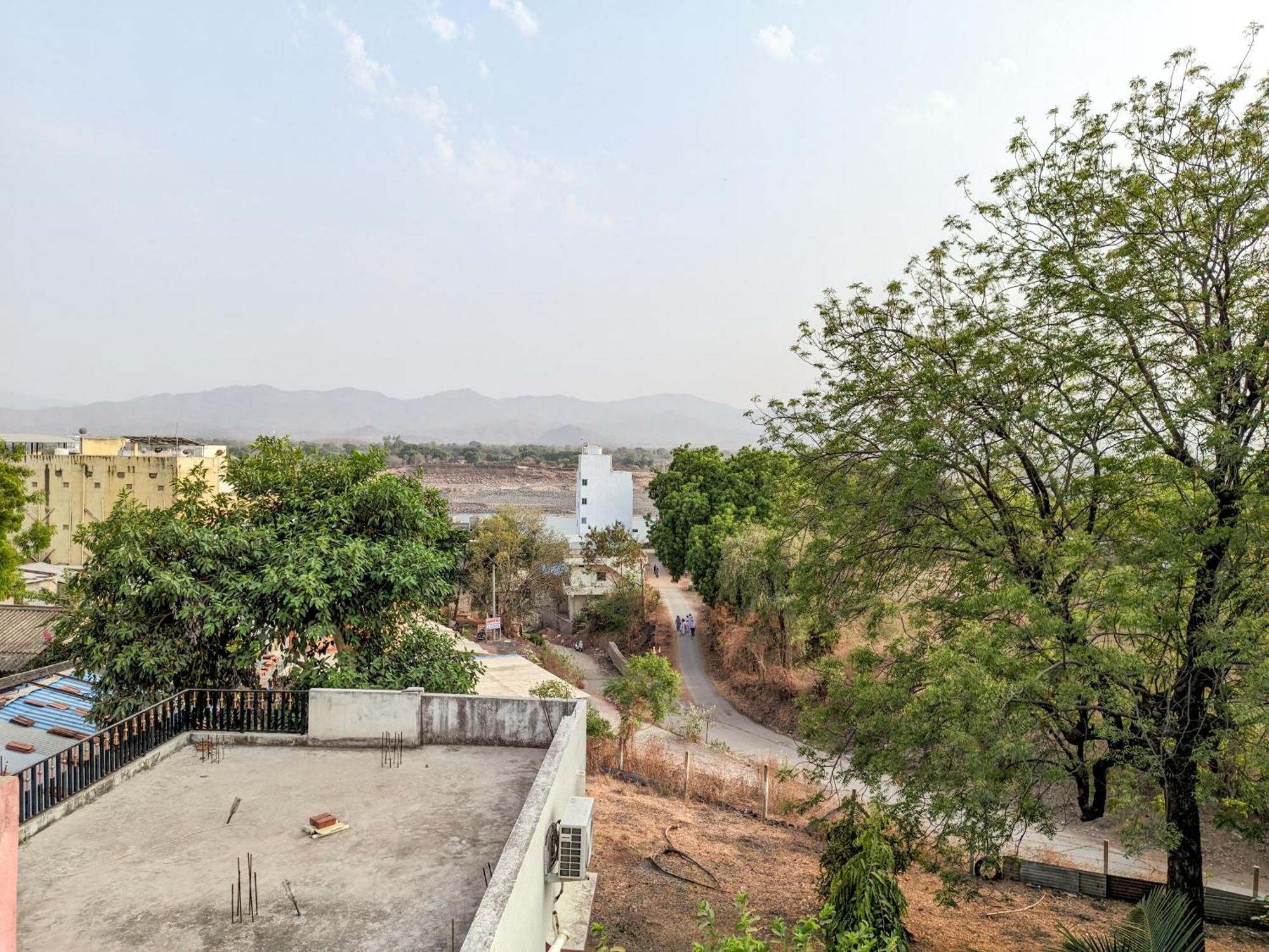Samrat Homestay Garudeshwar Экстерьер фото